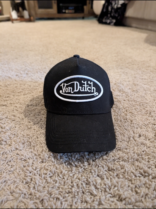 Von Dutch Accessories - Von Dutch Black Cap with White Logo Patch